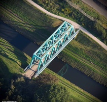 blaue Brücke über die Emscher Dinslaken Luftbild