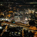 Nachtluftbild von Köln mit blick auf Kölner Dom, Hauptbahnhof und Umgebung