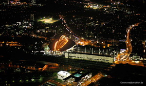 Willy-Brandt-Platz  Köln bei Nacht Luftbild