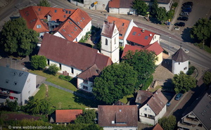 Pfarrkirche  St. Stephan und  „Gigili“ Rundturm Munzingen Luftbild