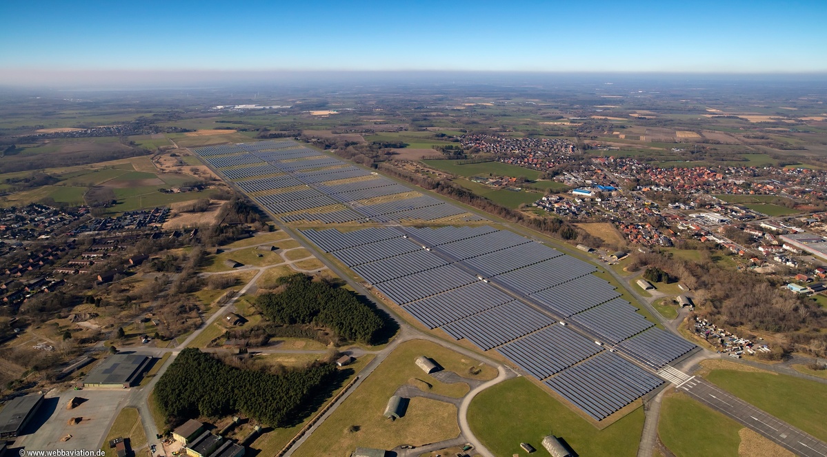 Solarpark_ehemaligen_Oldenburger_Fliegerhorst_qd00608.jpg