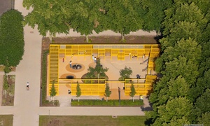 neue Spielplatz am Schlossgarten in Osnabrück  Luftbild