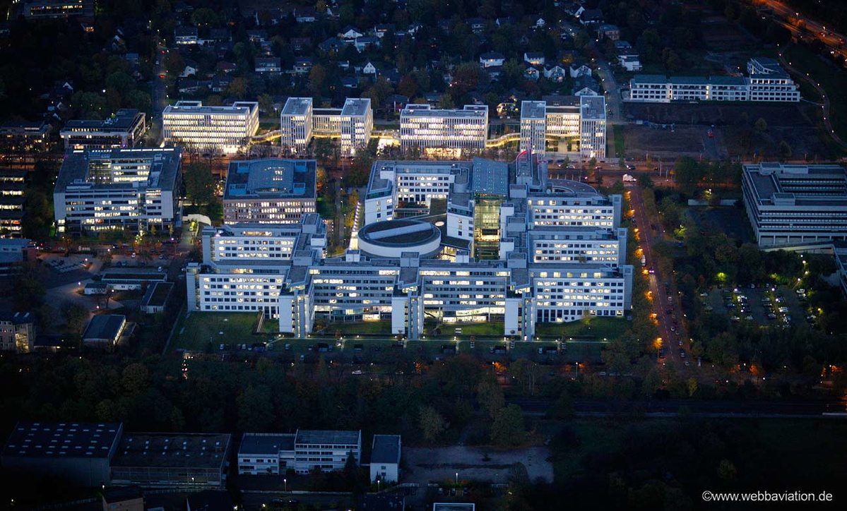 Deutsche Telekom Zentrale Bonn  Nachtluftbild