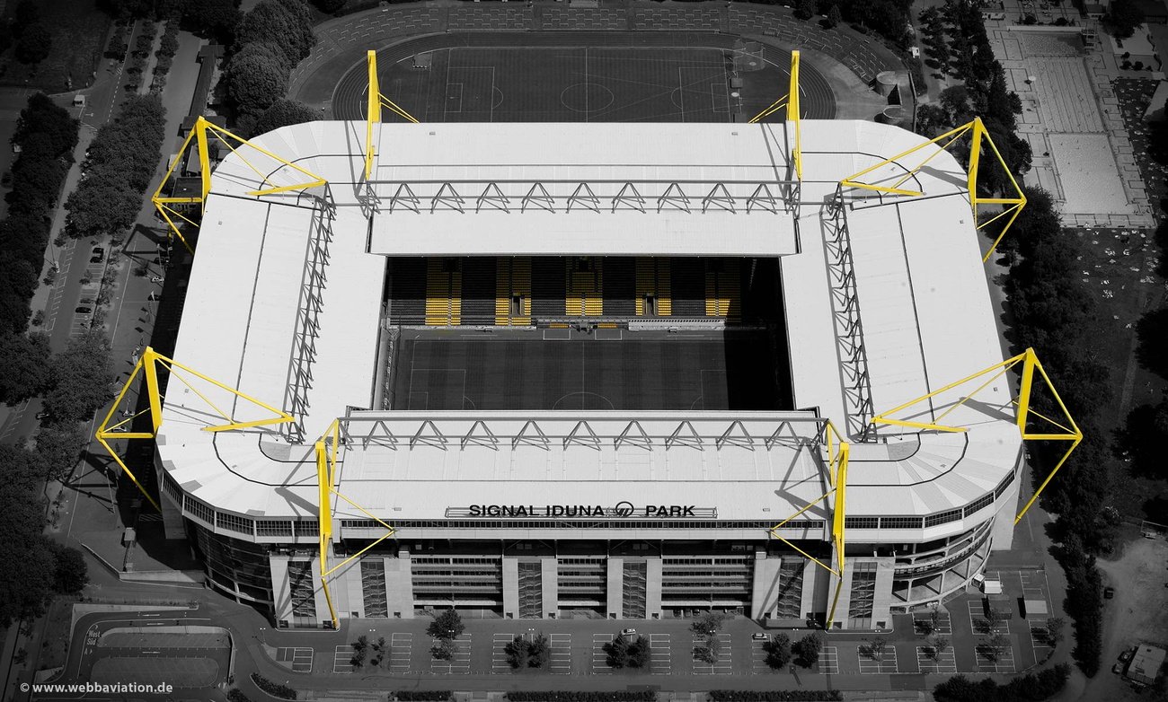 Signal Iduna Park ( früher Westfalenstadion ) Stadion Dortmund Schwarzweiß gelb Luftbild 