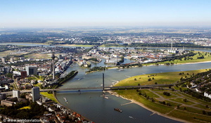Rheinkniebrücke Düsseldorf  Luftbild