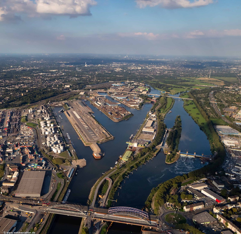 Duisburg-Ruhrorter-Hafen-rd10804.jpg