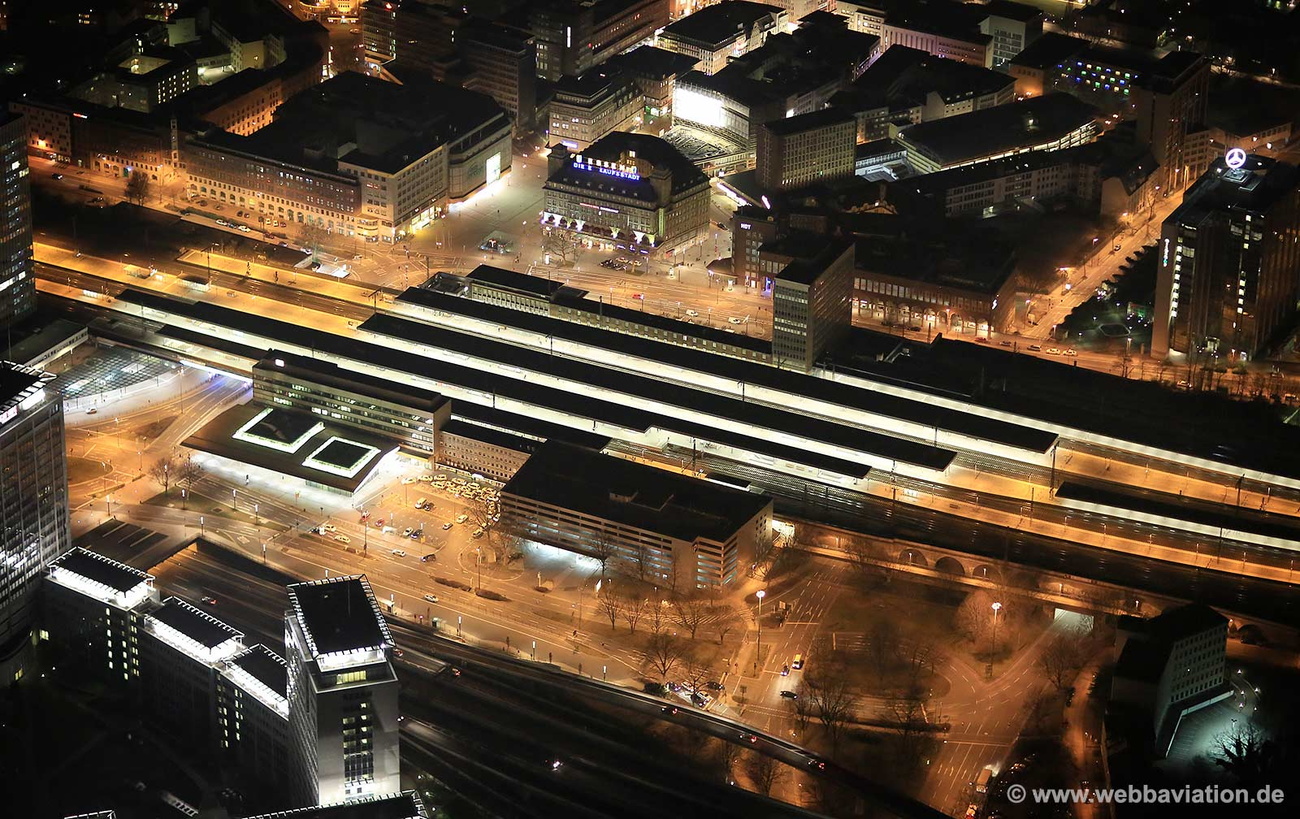 Essen Hauptbahnhof bei Nacht Luftbild   