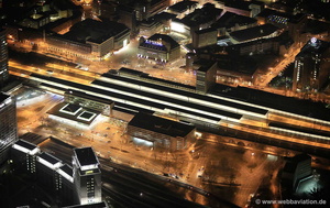 Essen Hauptbahnhof bei Nacht Luftbild   
