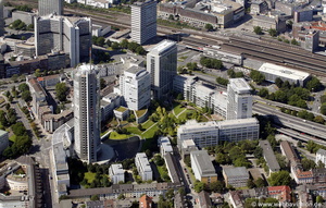 RWE-Konzernzentrale und RWE Turm Essen Luftbild   