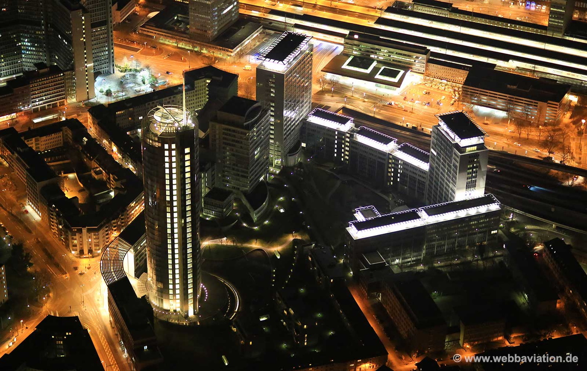 RWE Turm Essen bei Nacht Luftbild  