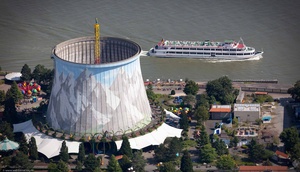 Kühlturm Wunderland Kalkar und Fahrgastschiff "Germania" Luftbild