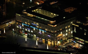 Deichmannhaus  Köln bei Nacht Luftbild