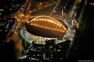Lanxess Arena (  Kölnarena )   Köln bei Nacht Luftbild