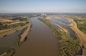 Hochwasser am Naturschutzgebiet Rheinvorland im Orsoyer Rheinbogen Luftbild