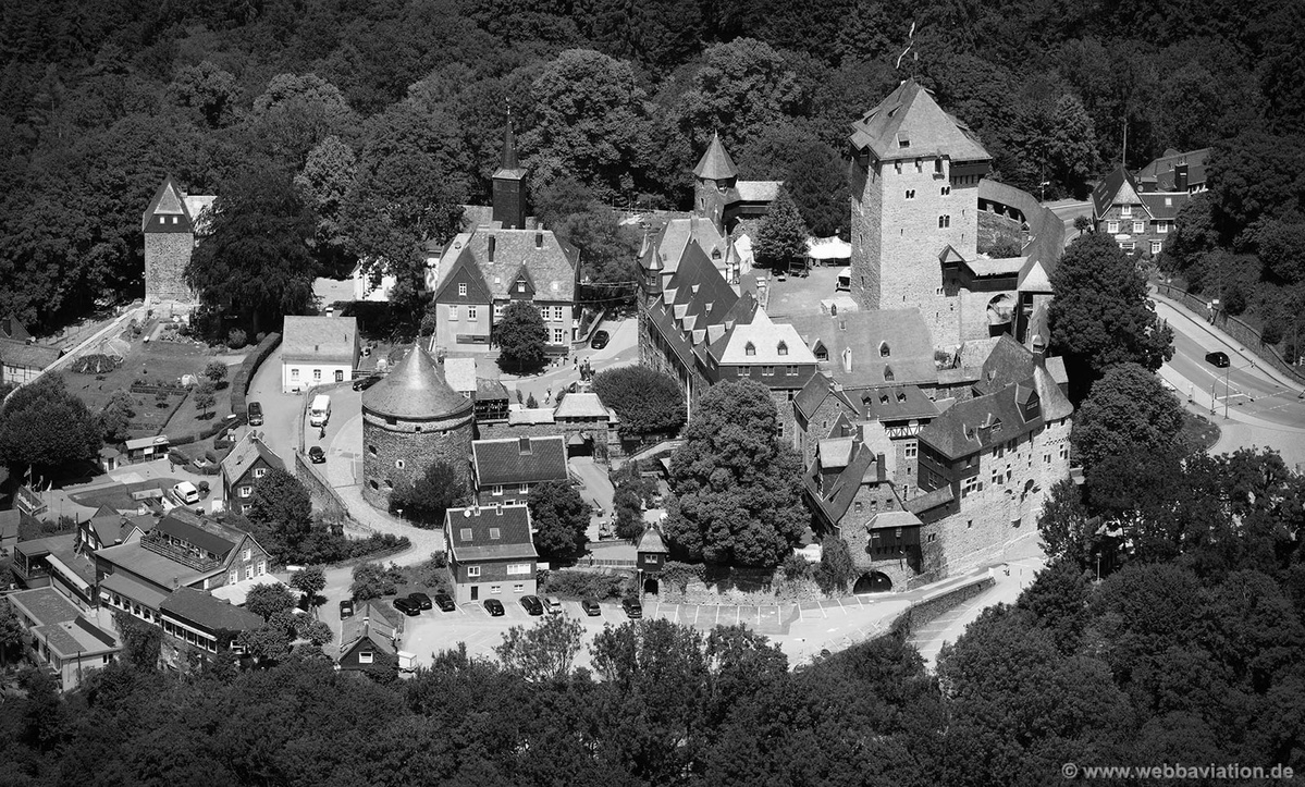 Schloss_Burg_md06572SchwaryWeiss.jpg