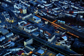 Friedrich-Engels-Allee  Wuppertal Deutschland bei Nacht Luftbild