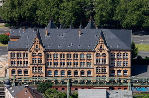  Hauptschule St. Laurentius  in Wuppertal-Elberfeld  Luftbild