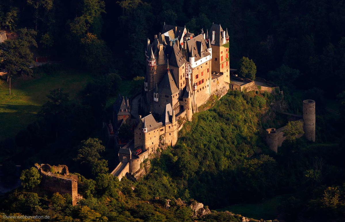 Burg Eltz Luftbild