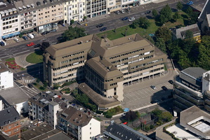 Hauptverwaltungsgebäude der Kreisverwaltung Mayen-Koblenz, das Kreishaus, Luftbild 