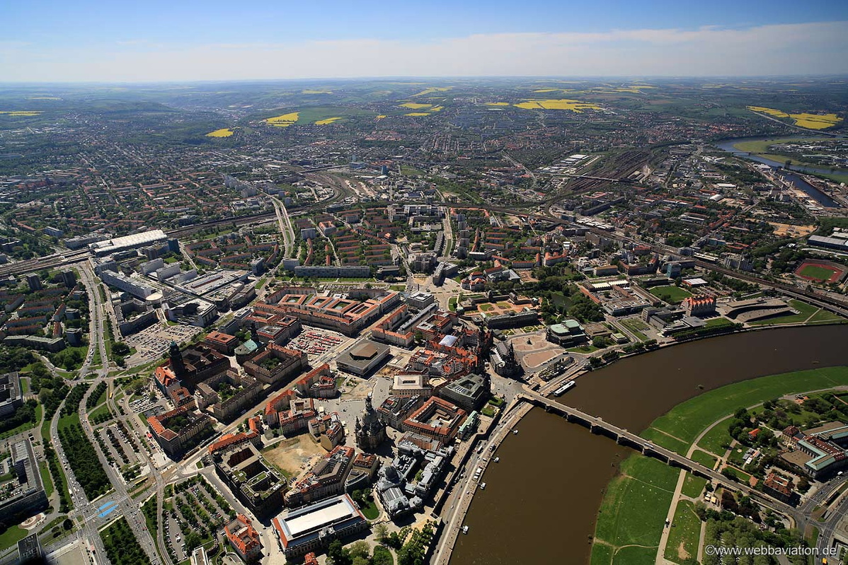 Dresden Altstadt und Elbe  Luftbild