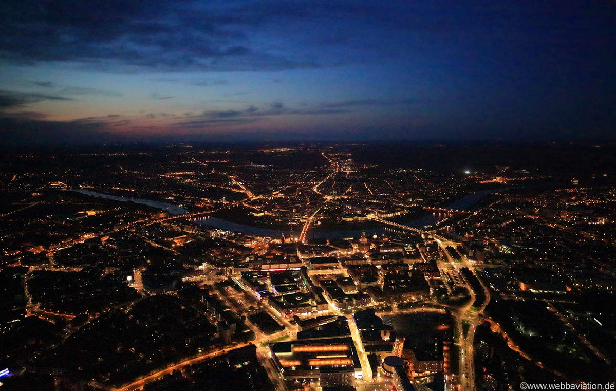 Luftaufnahme_von_Dresden_hc30251.jpg