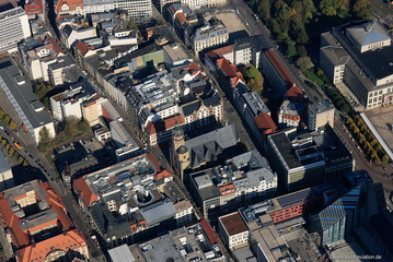 Nikolaistraße und Nikolaikirche  Leipzig  Luftbild
