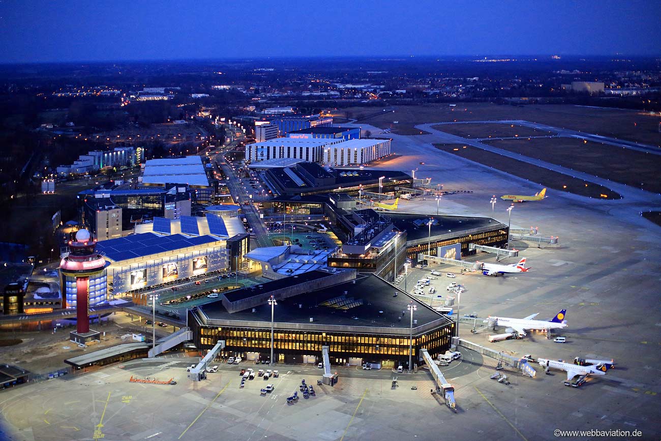 (HAJ) Flughafen Hannover Nacht Luftbild